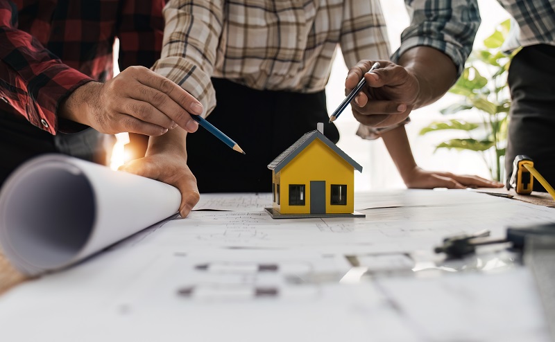 StarCompanies-AdobeStock_596375653 Insulation Contractors with energy expert certification save you money